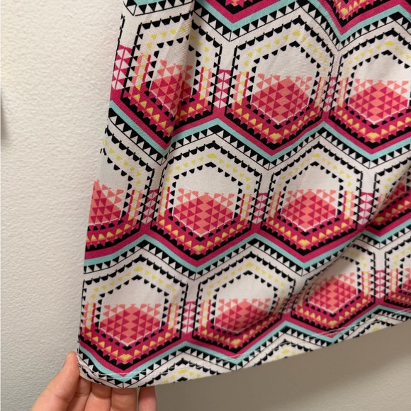 🏀Worthington Pink Geometric Short Sleeve Blouse - Picture 5 of 6